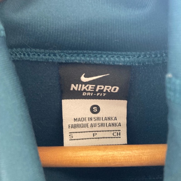 NIKE Dri-fit top - Picture 6 of 6